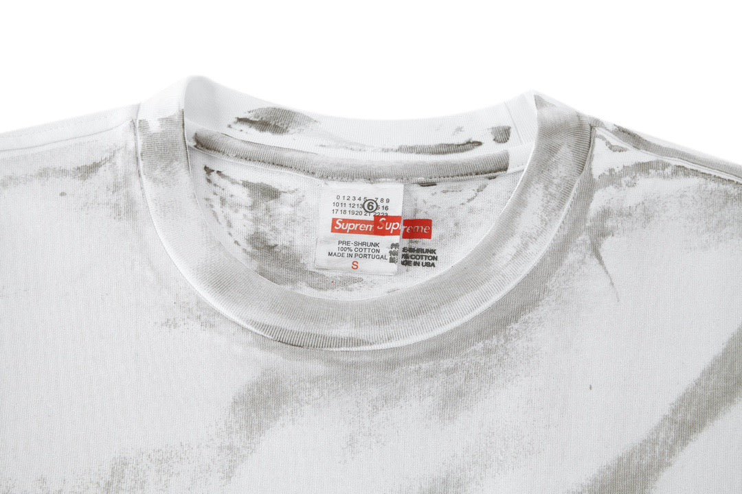 weißes T-Shirt