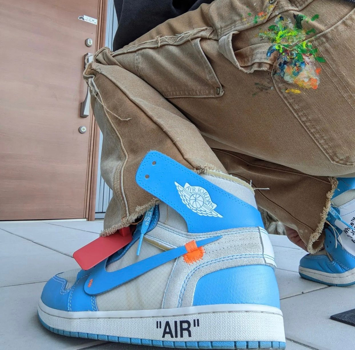 Gelbgraue Hose