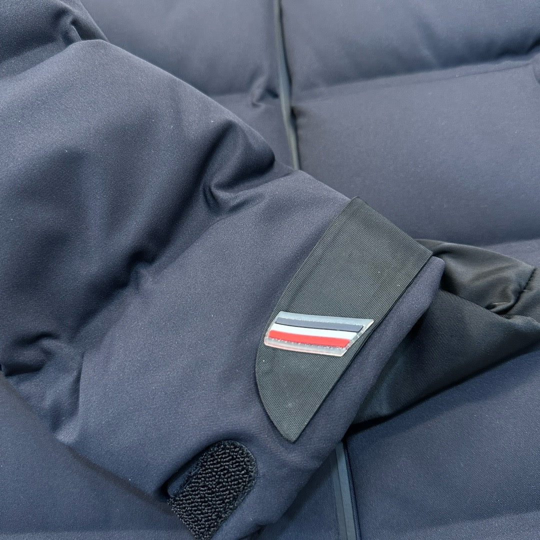 Schwarze Jacke - Größen 4,5