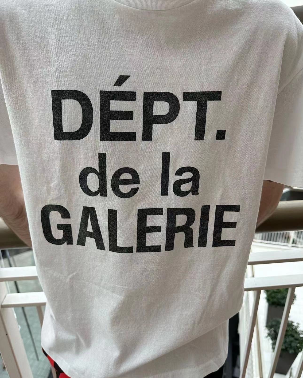 weißes T-Shirt