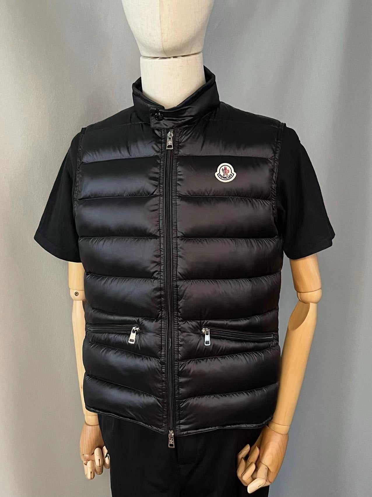 Black Vest - FashionHype.xyz
