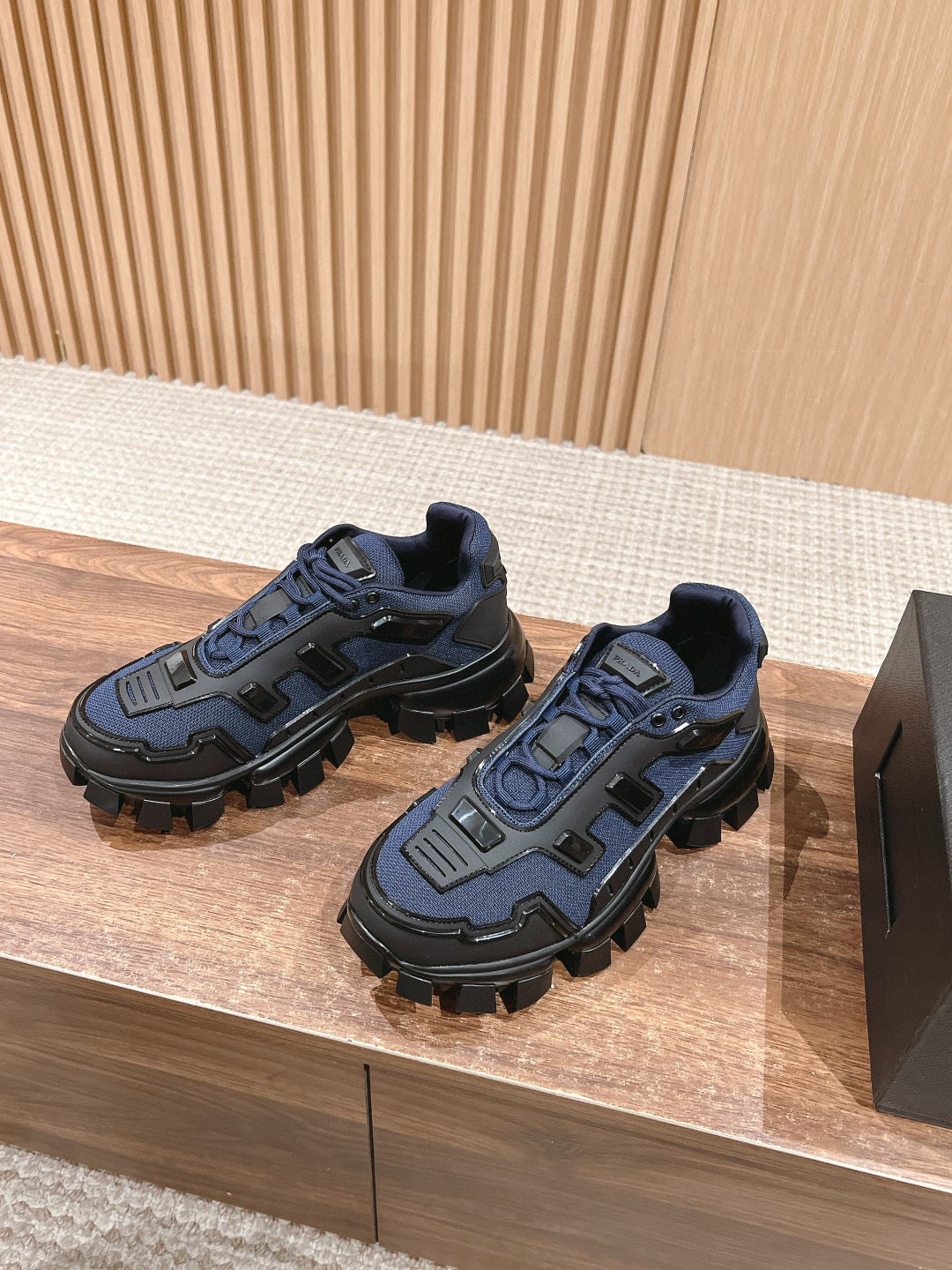 Weiß-Grüne Schuhe