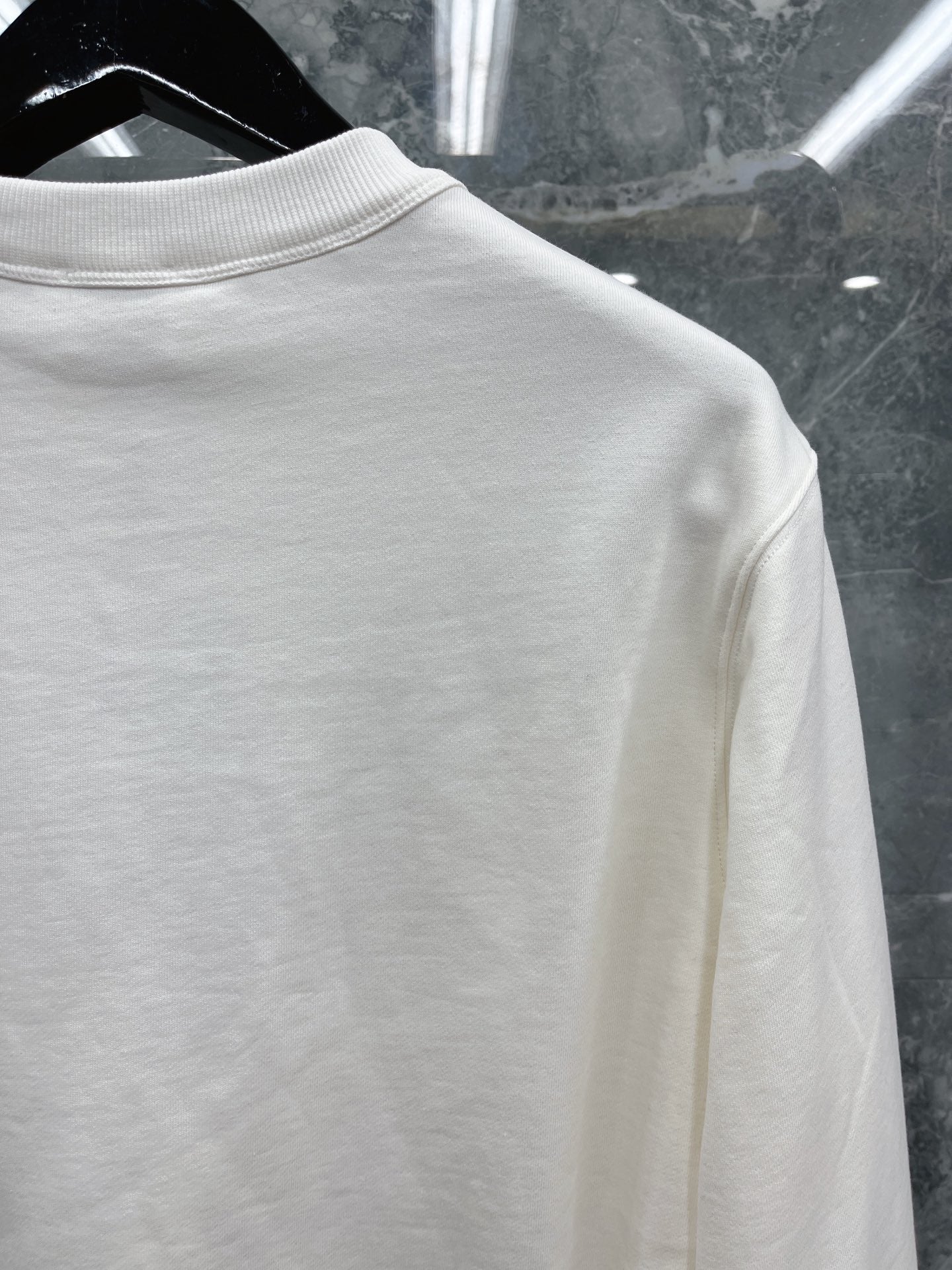 Schwarz-weißes Trikot