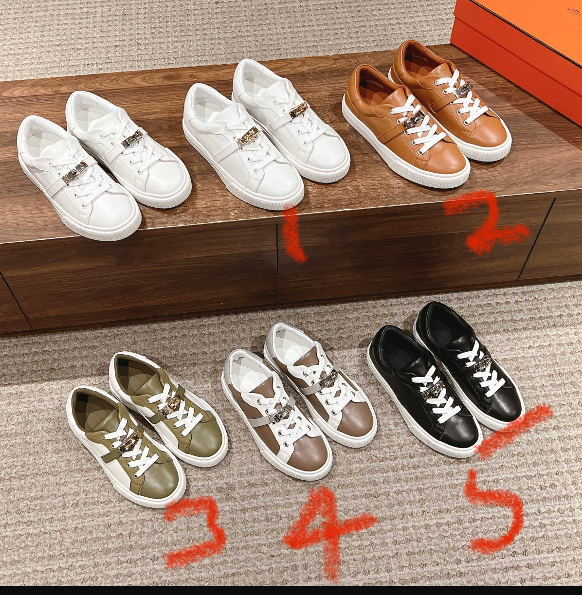 Mehrfarbige Schuhe