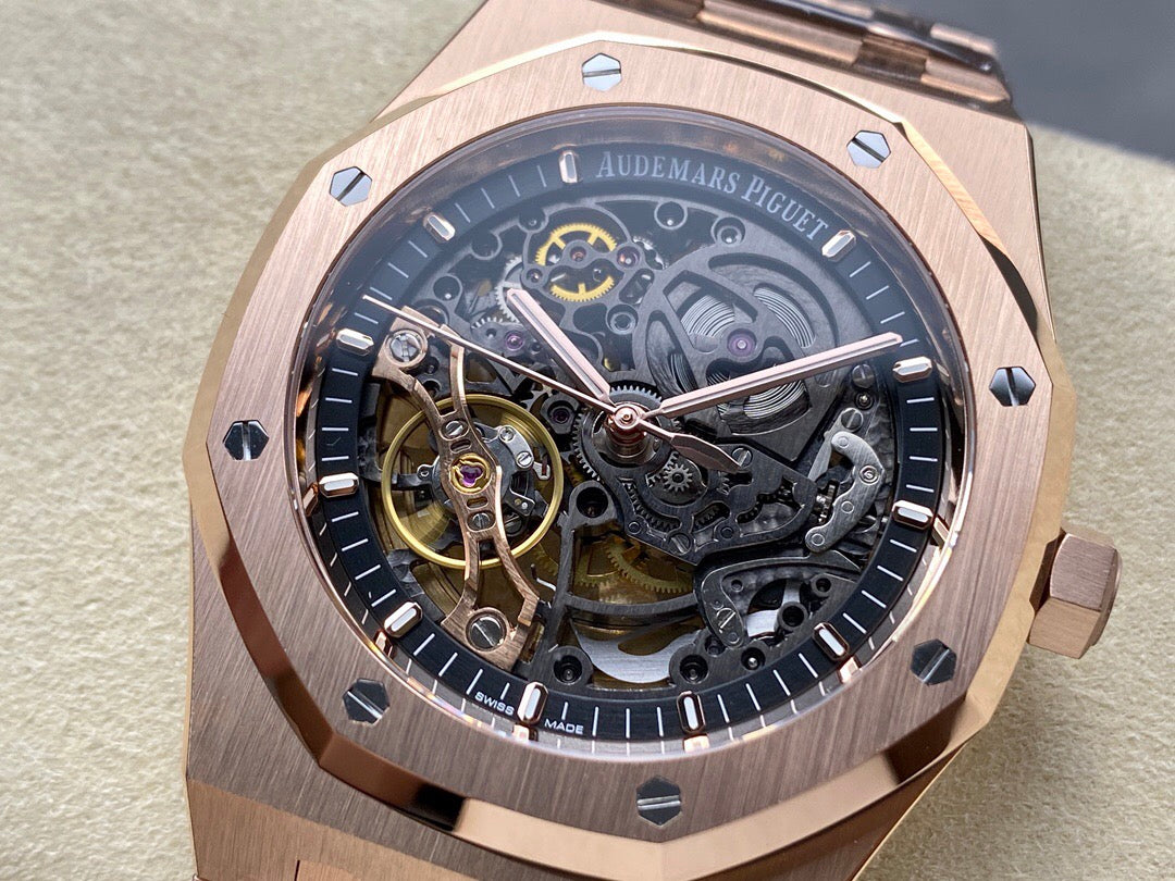 Goldfarbene Uhr