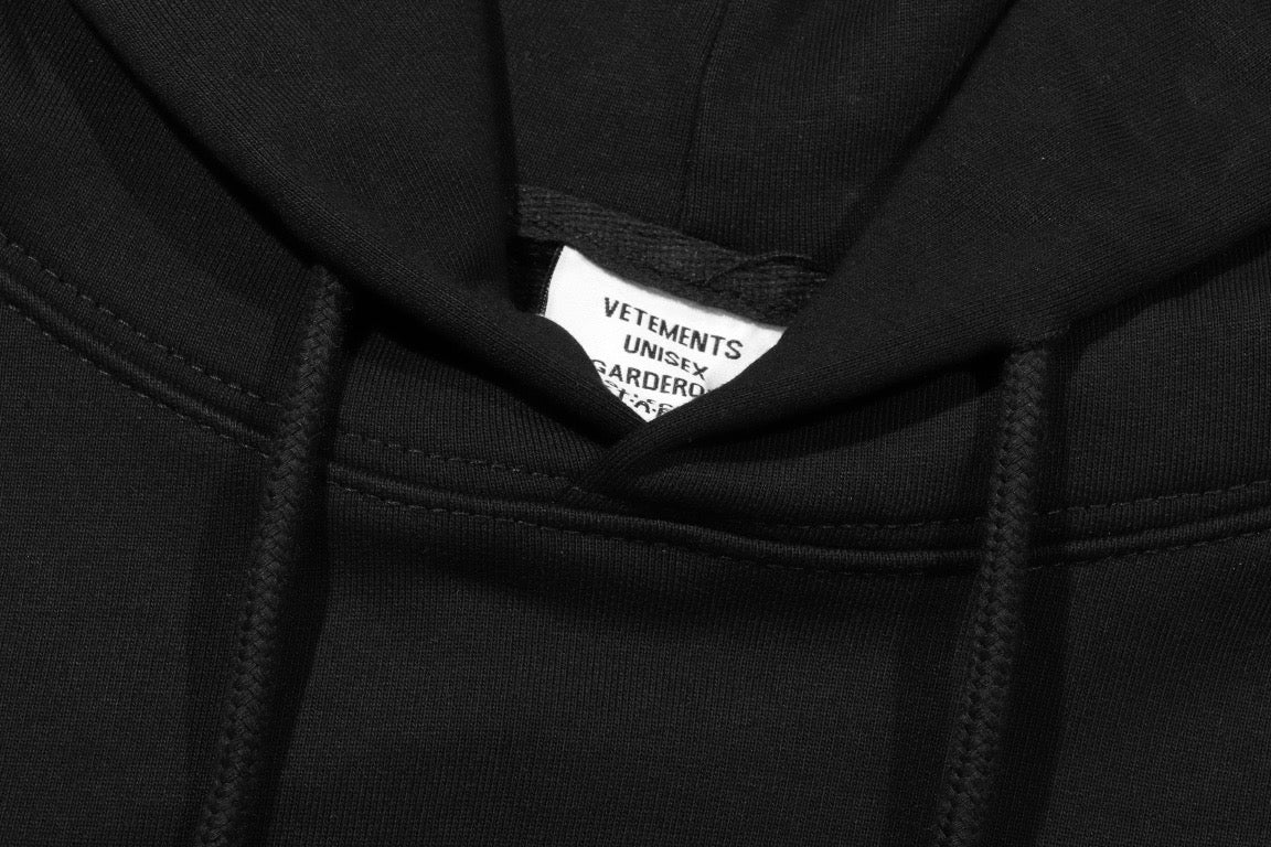 Schwarzer Hoodie
