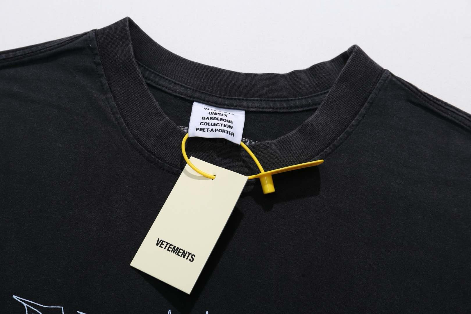 Black T-Shirt - FashionHype.xyz