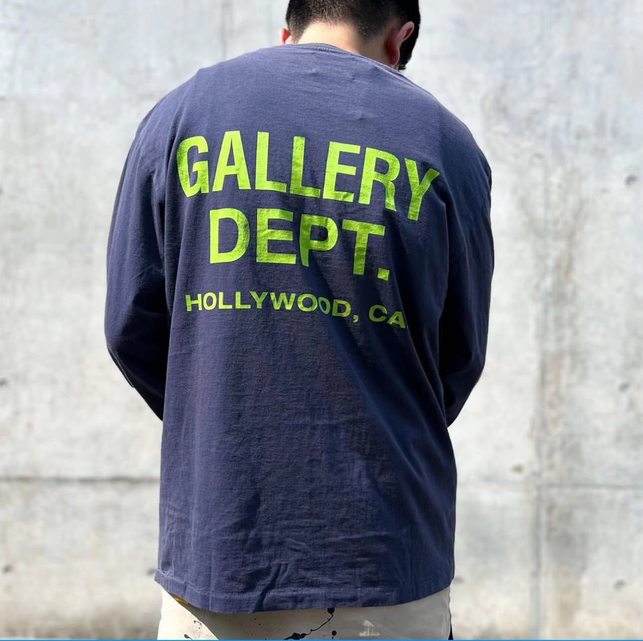 Blaues und himmelblaues Sweatshirt