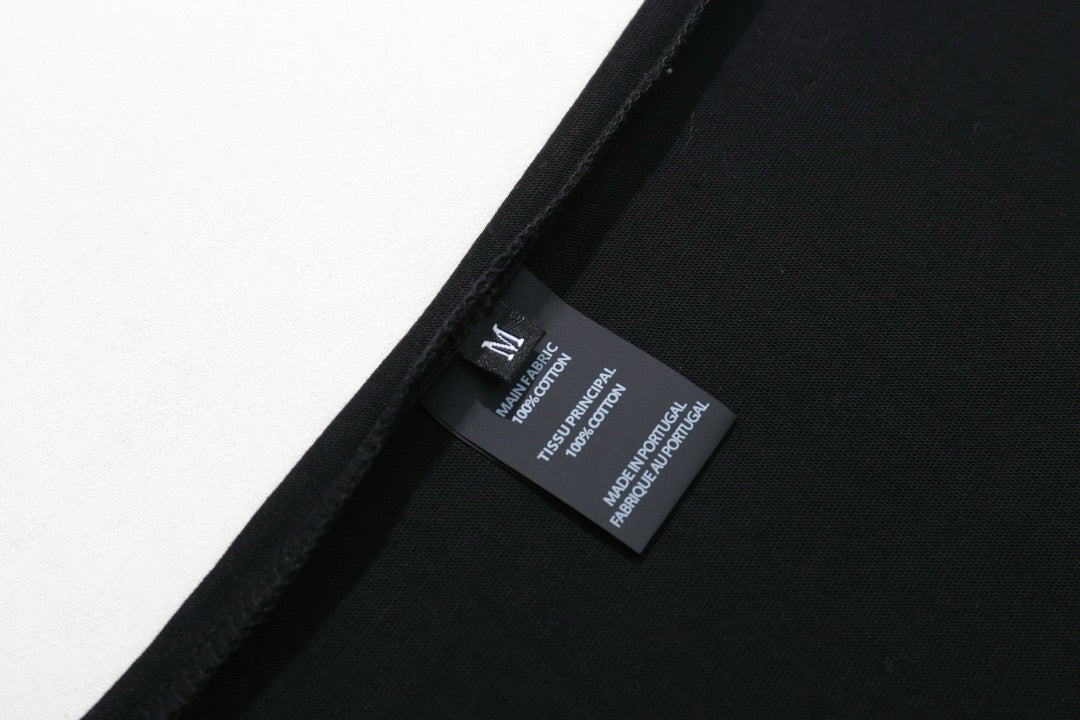 Schwarzes T-Shirt