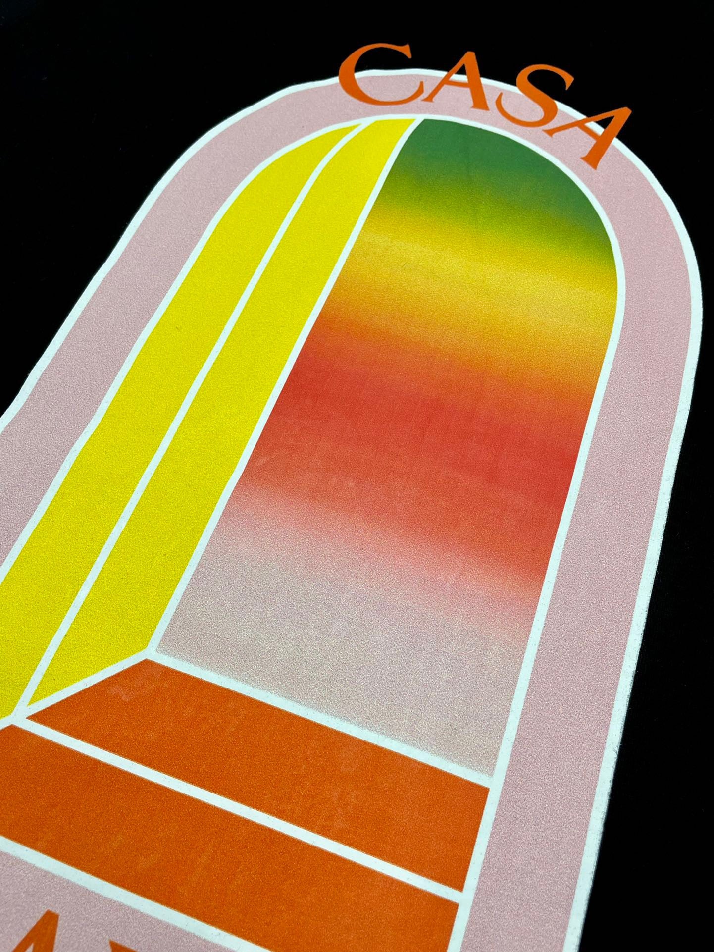 تي شيرت أبيض وأسود