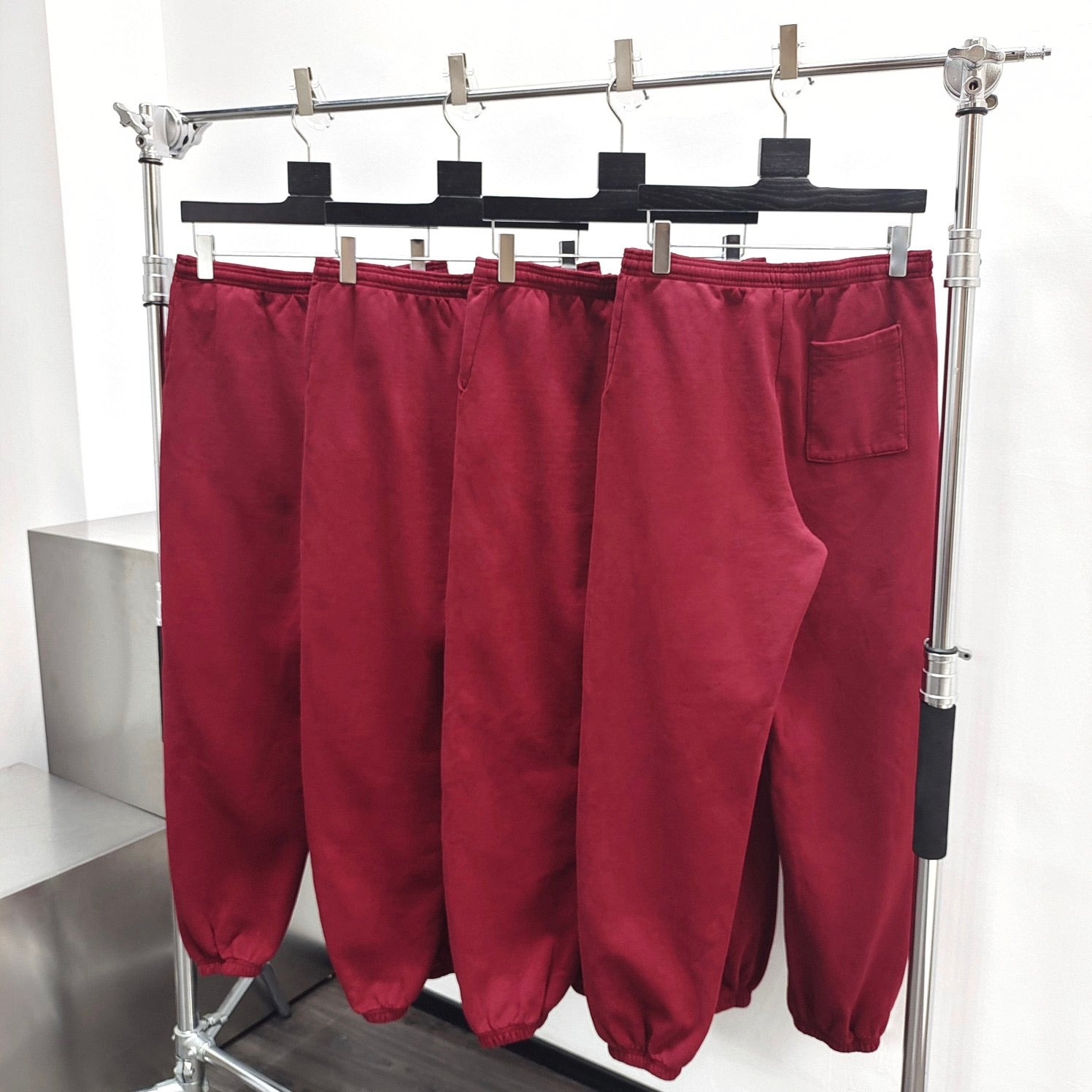 Grüne und rote Hose