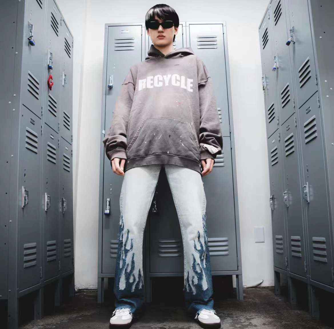 Schwarzer Hoodie