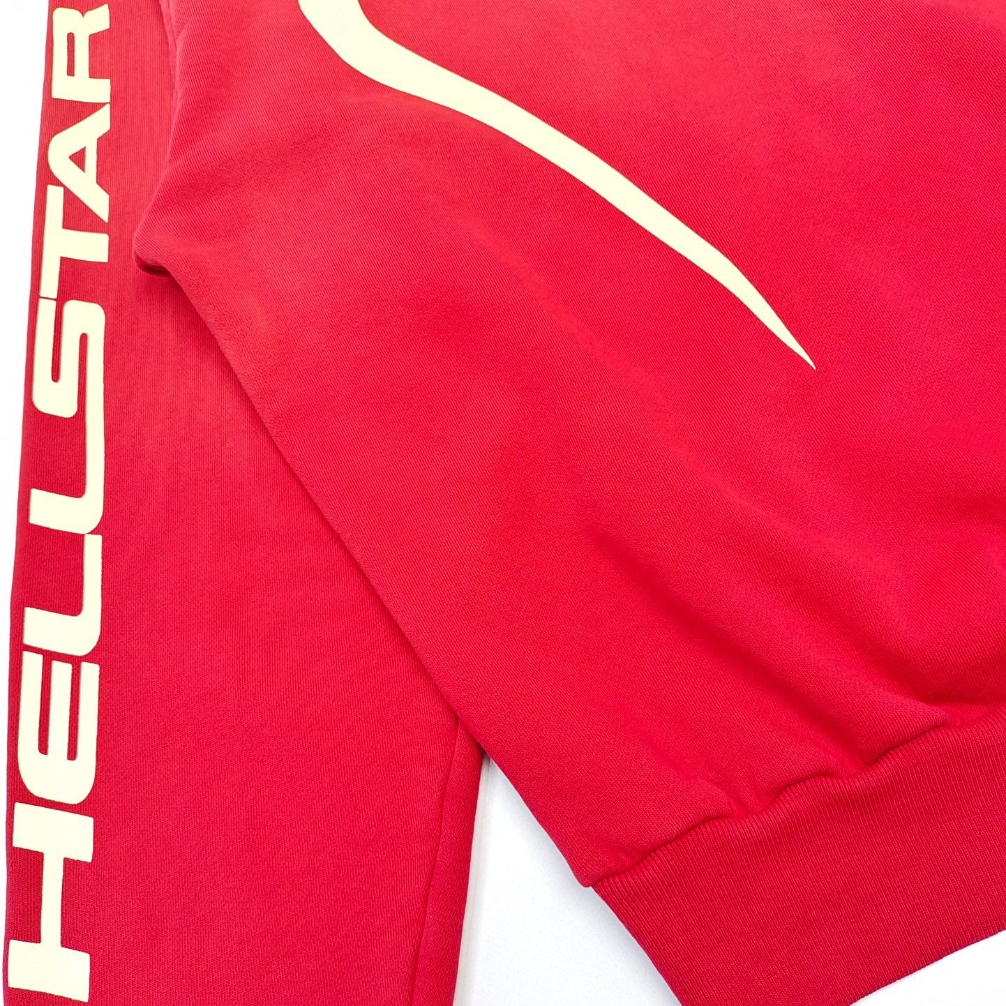 Roter Kapuzenpullover