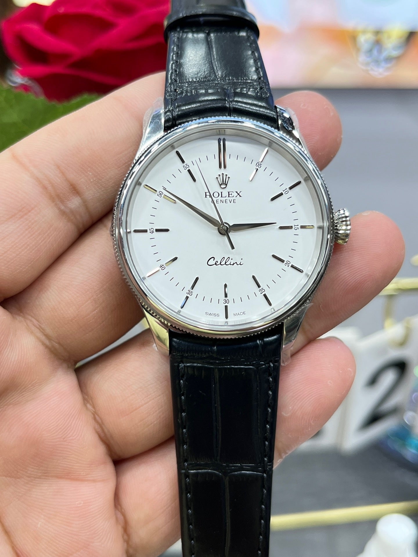 Schwarz-weiße Uhr