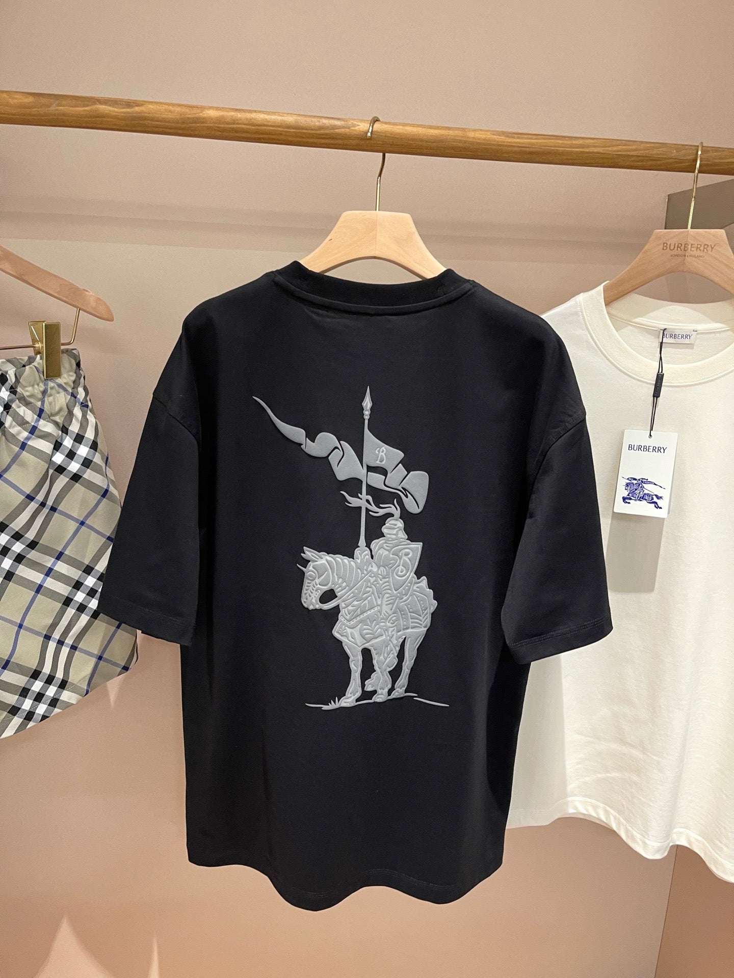 Schwarzes T-Shirt