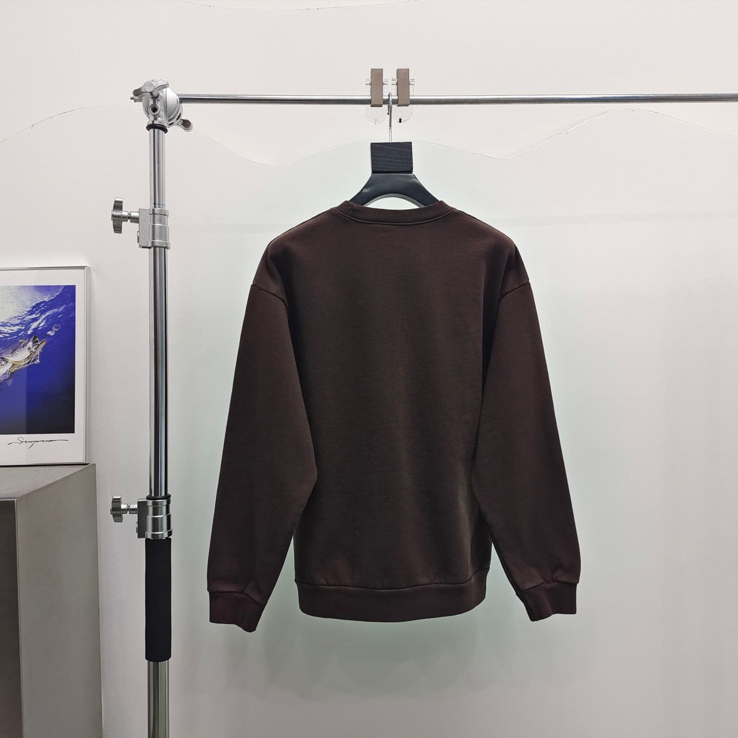 Dunkelschwarzes Sweatshirt