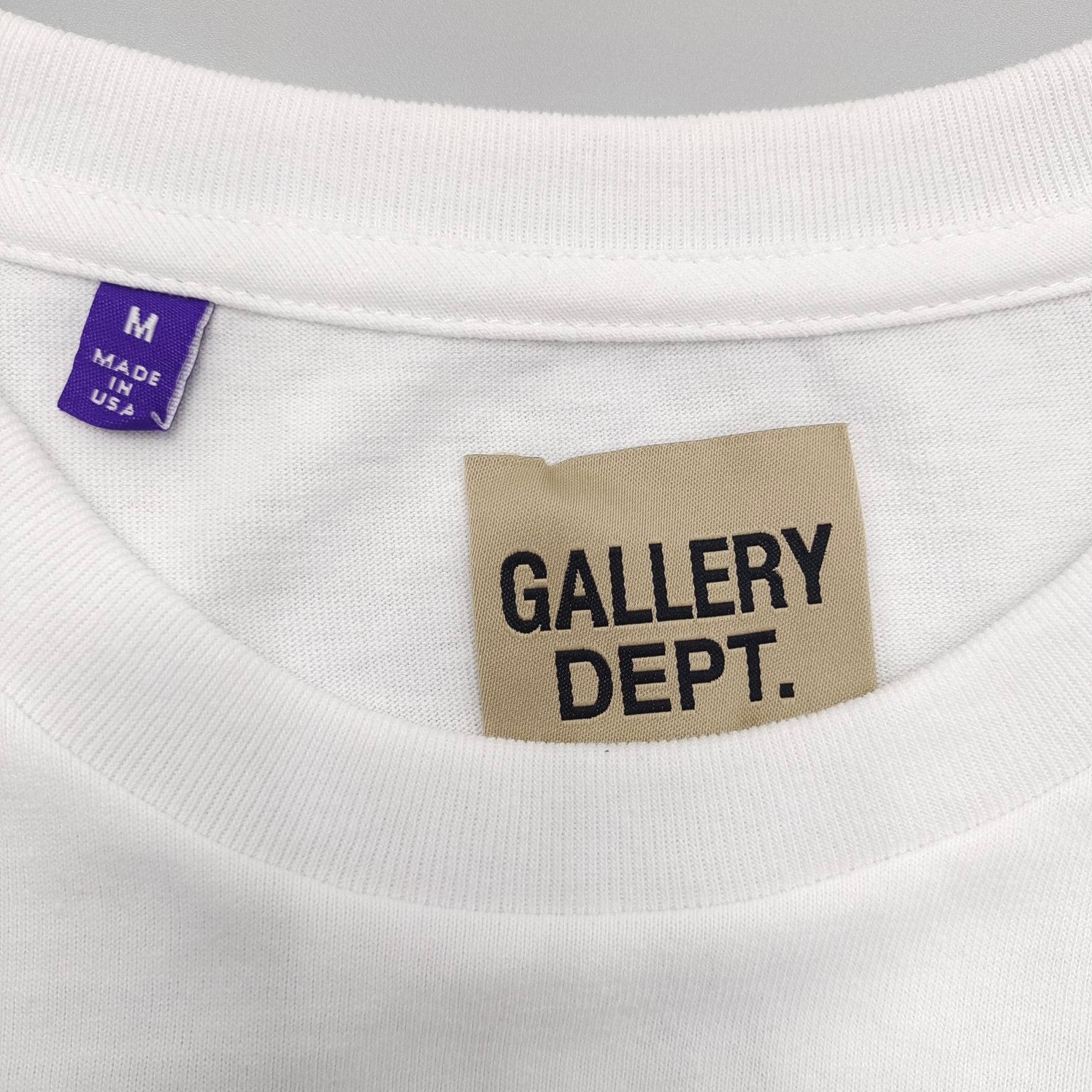 weißes T-Shirt