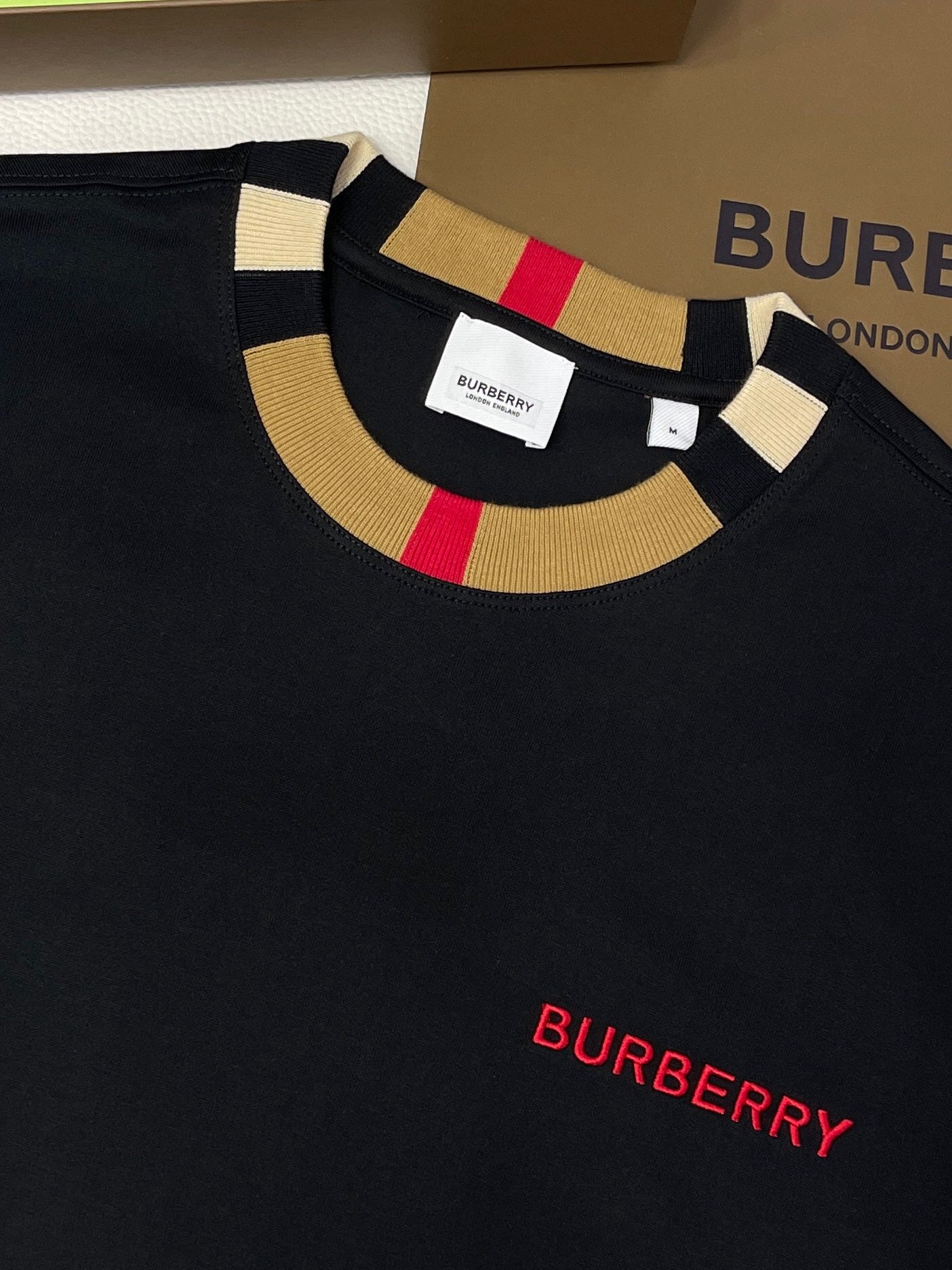 Black and White T-shirt - FashionHype.xyz