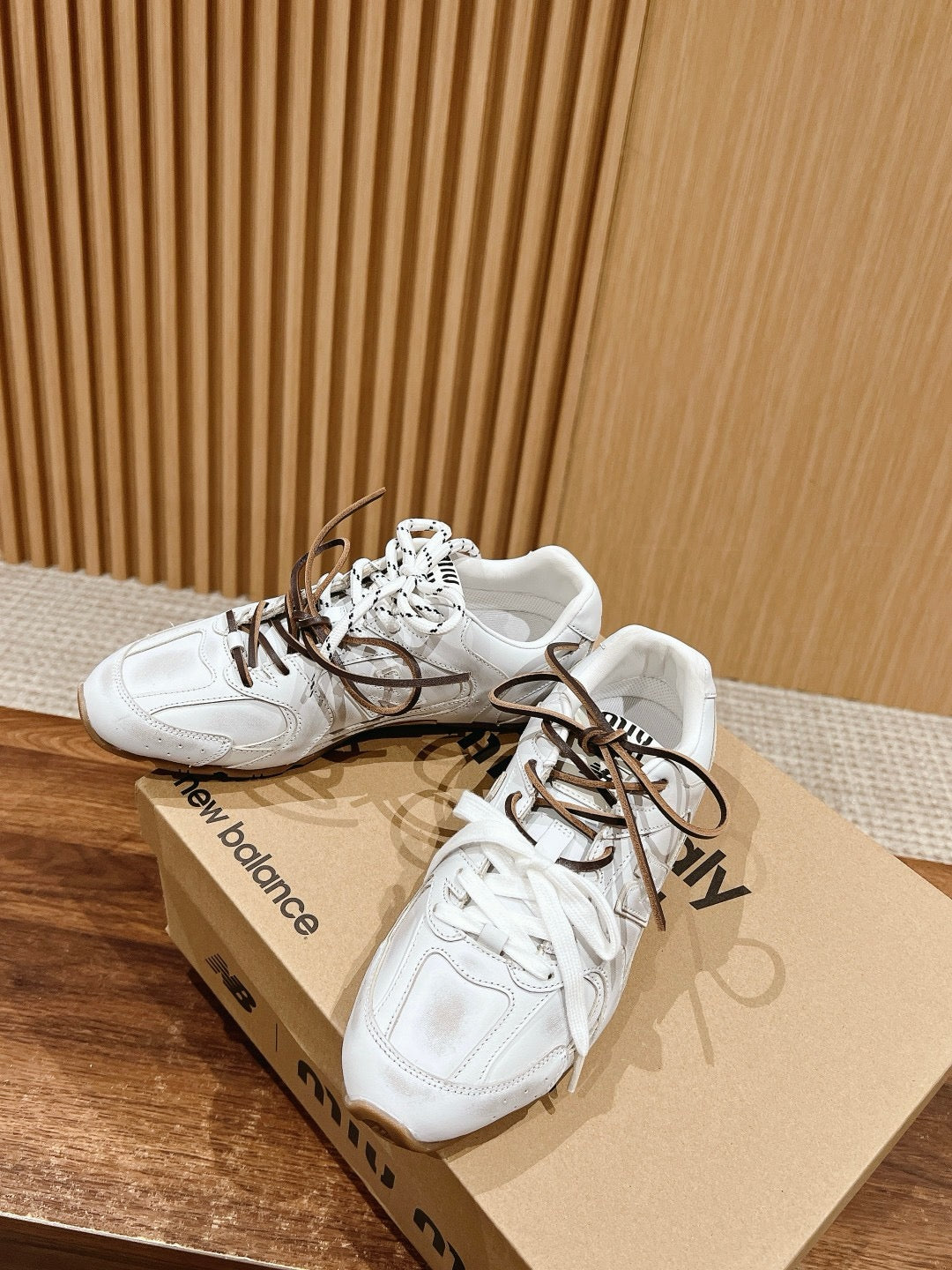 Mehrfarbige Schuhe