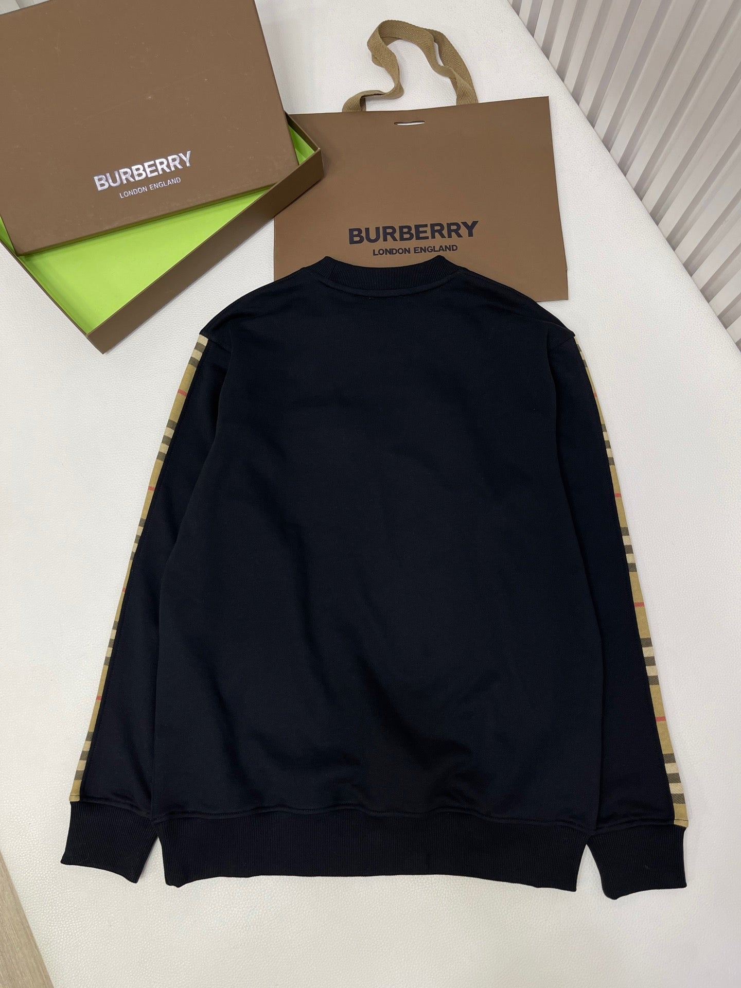 Black Jersey - FashionHype.xyz