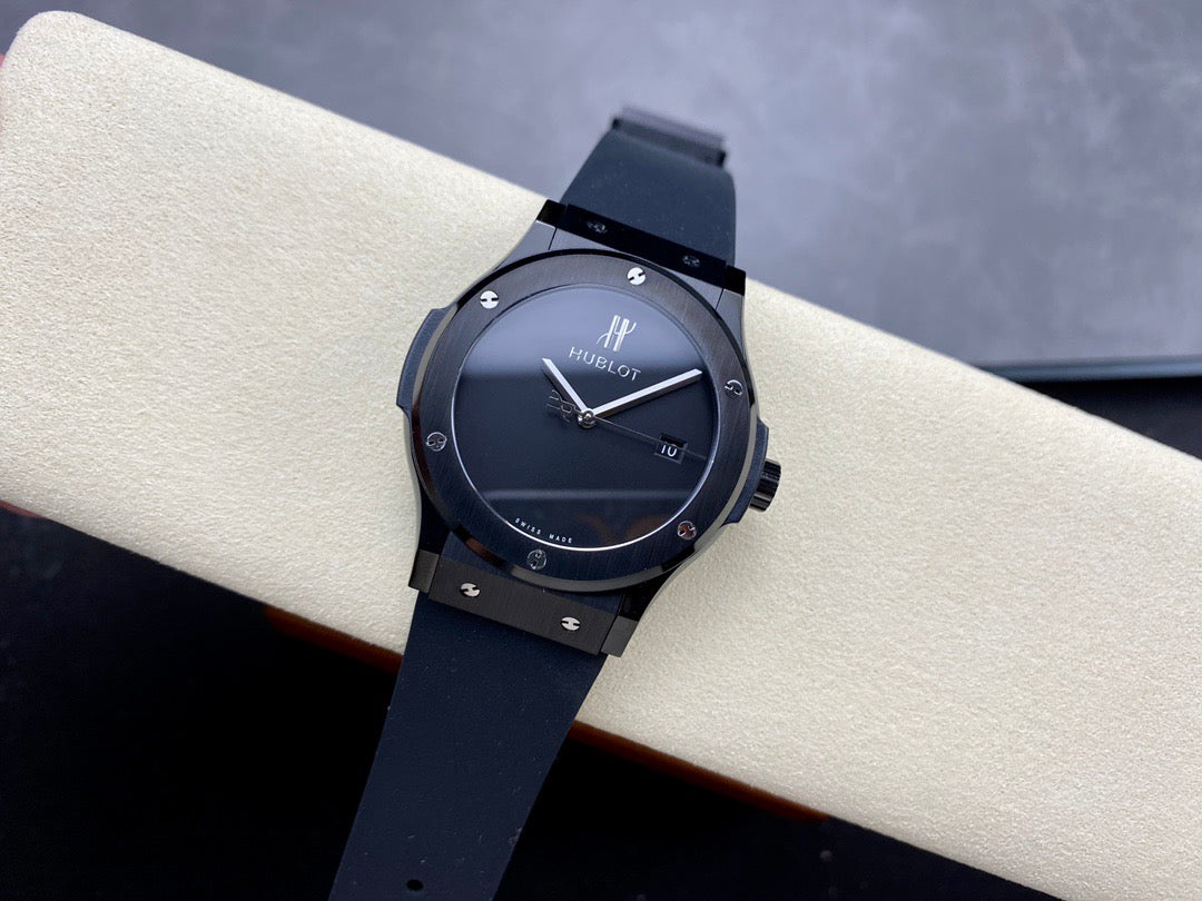 Schwarze Uhr