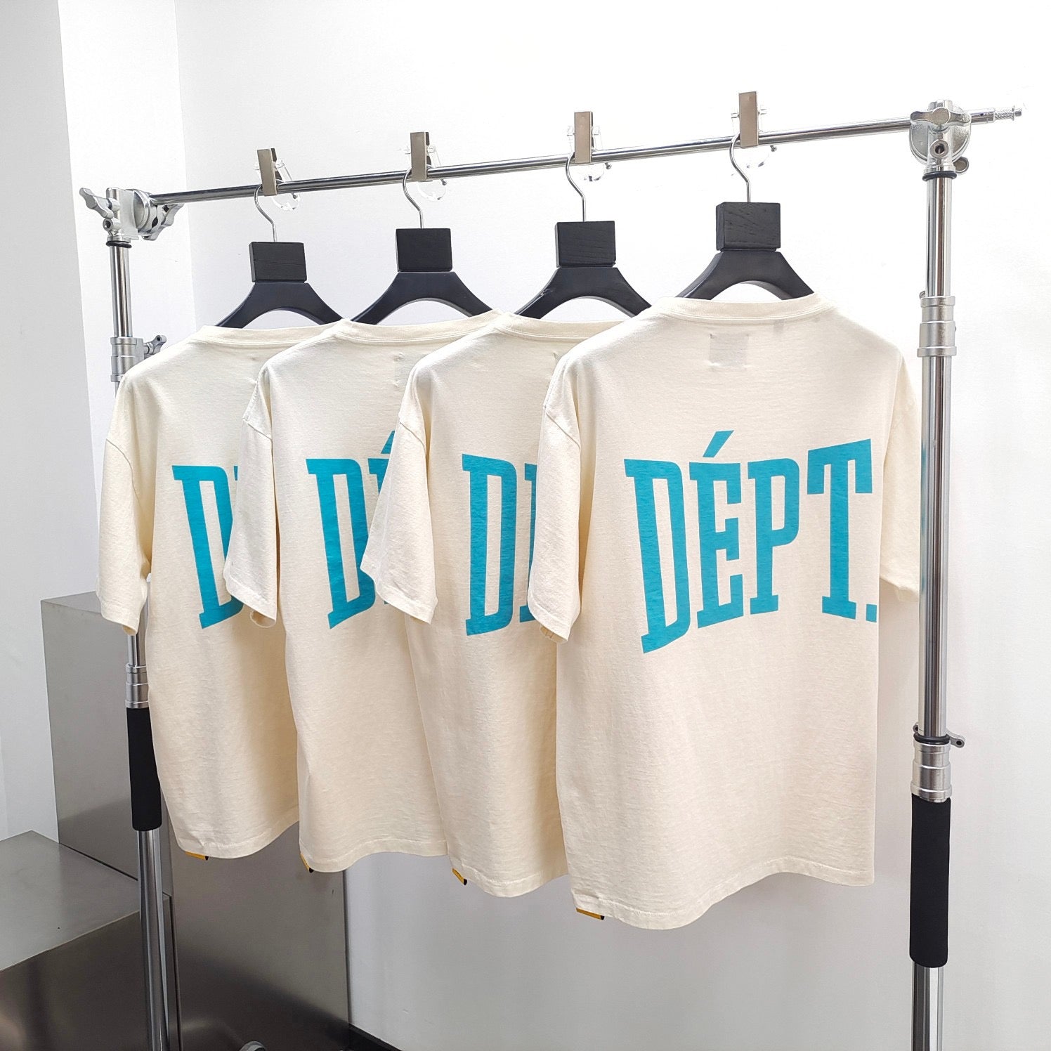 White and Black T-shirt - FashionHype.xyz