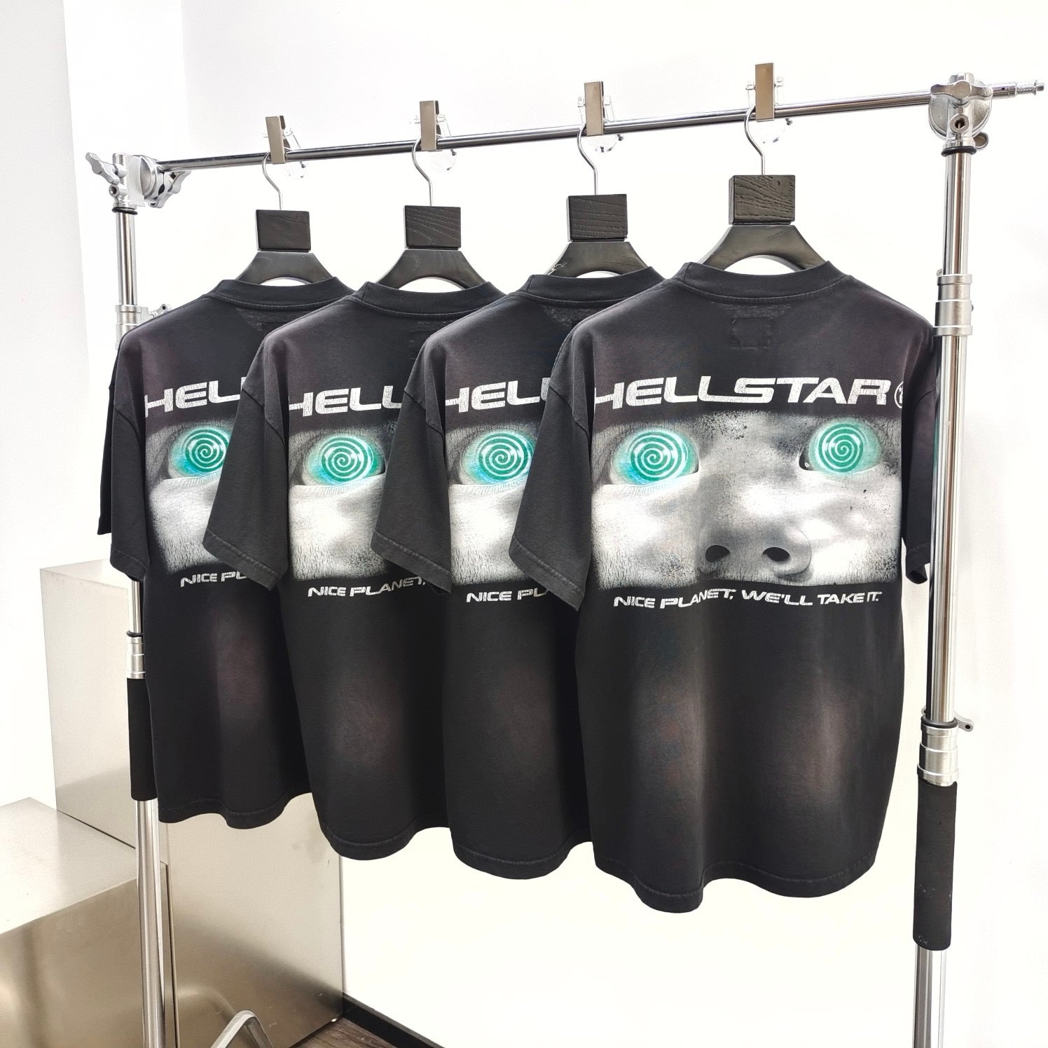 Dunkelschwarzes T-Shirt