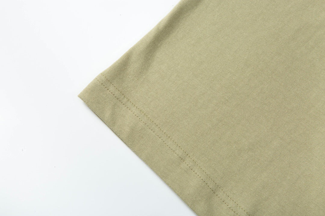 Camiseta verde oscuro y gris