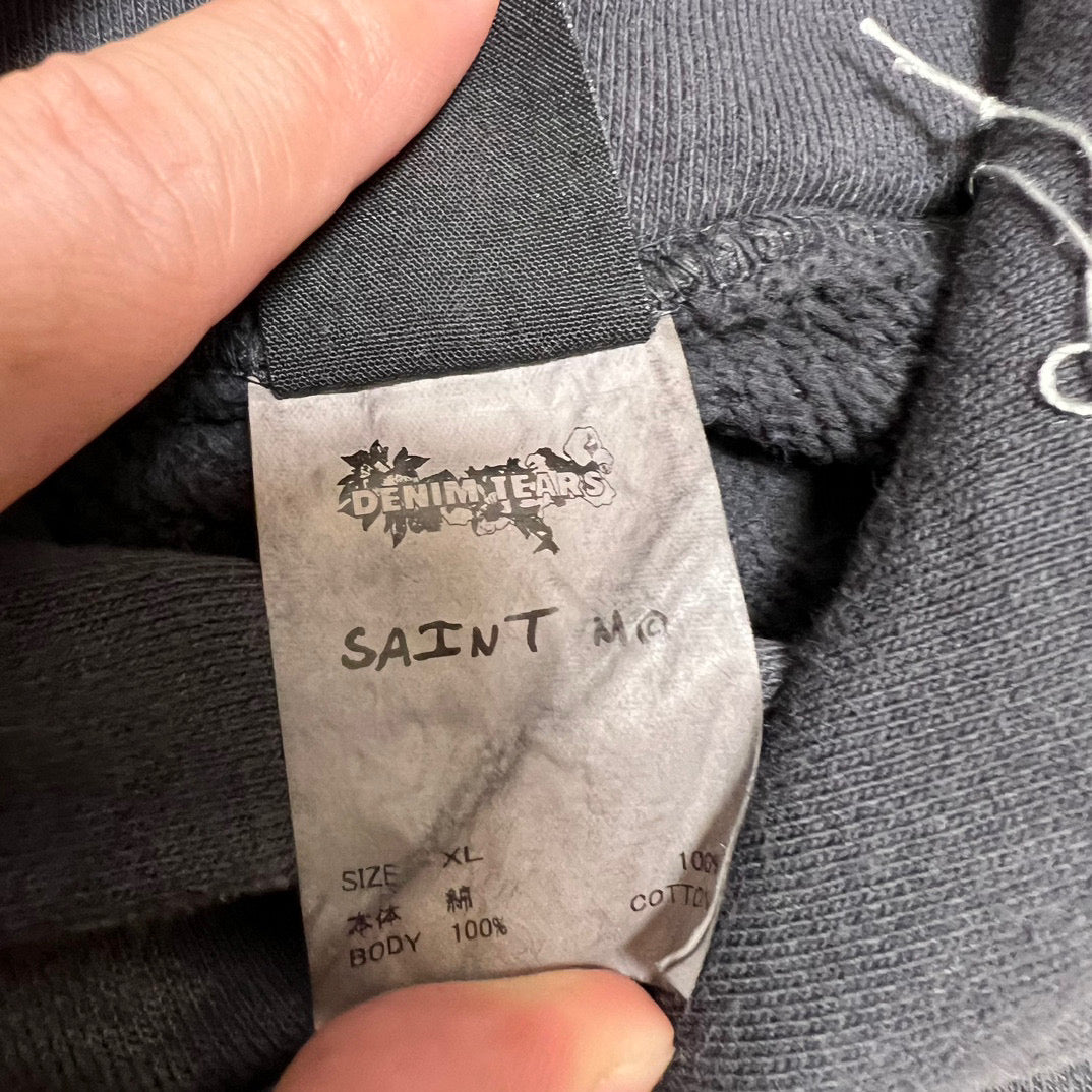 Schwarzer Hoodie