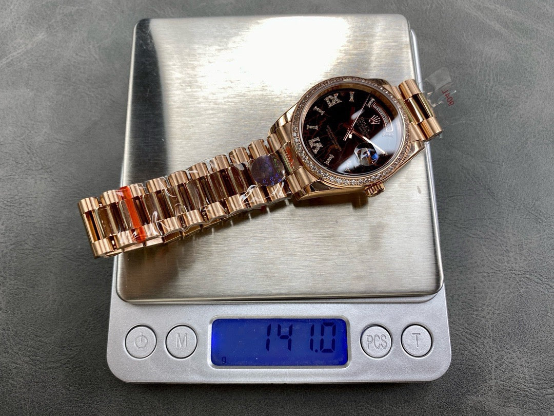 Goldfarbene Uhr