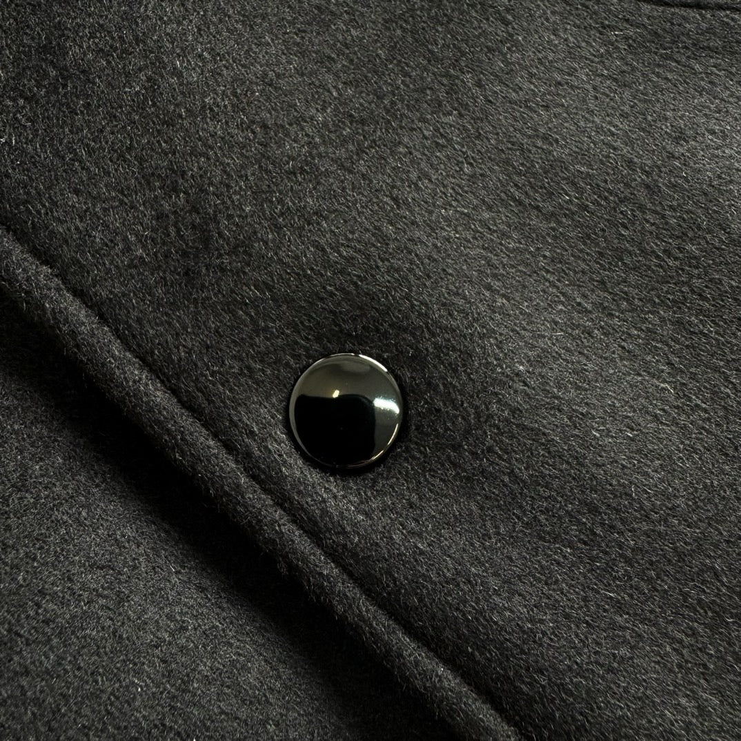 Schwarze weiße Jacke