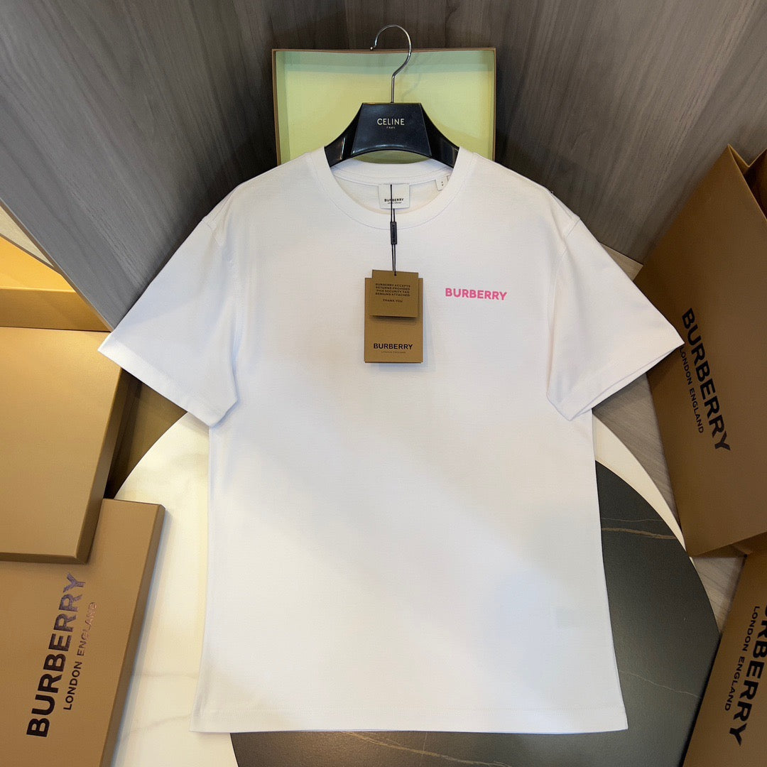 Schwarz-weißes T-Shirt