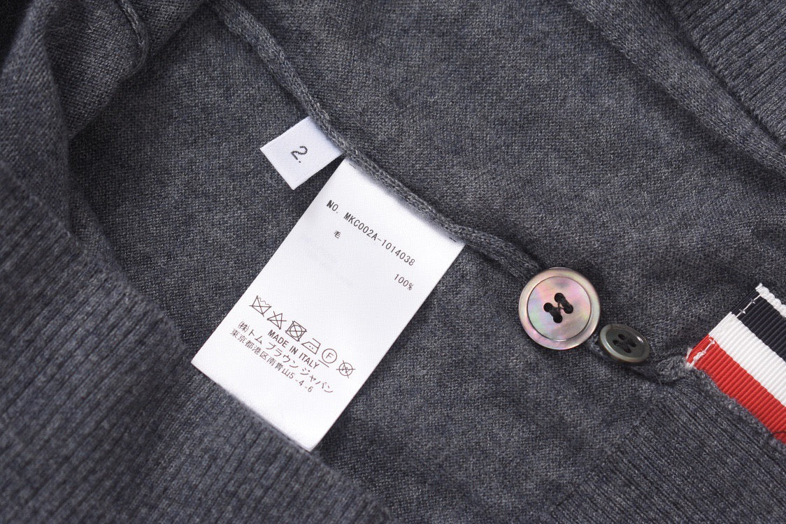 Schwarze, marineblaue, graue und dunkelgraue Jacke