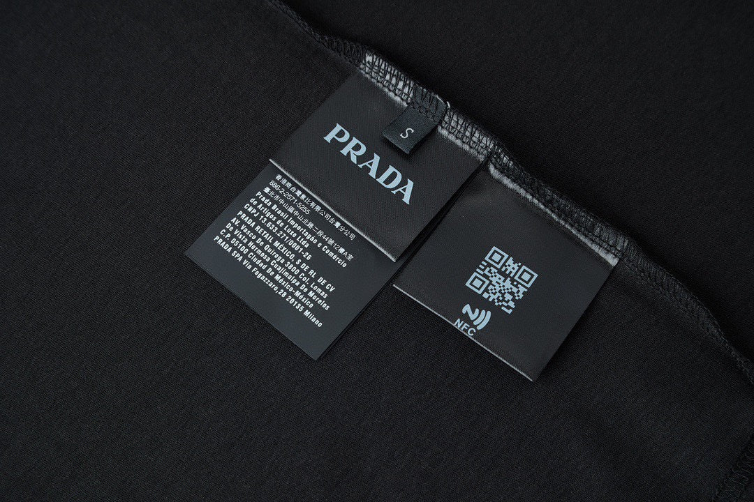 Black and White T-shirt - FashionHype.xyz