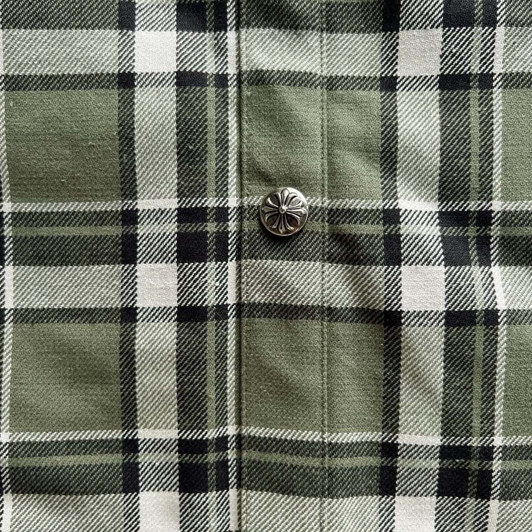 سترة حمراء وزرقاء