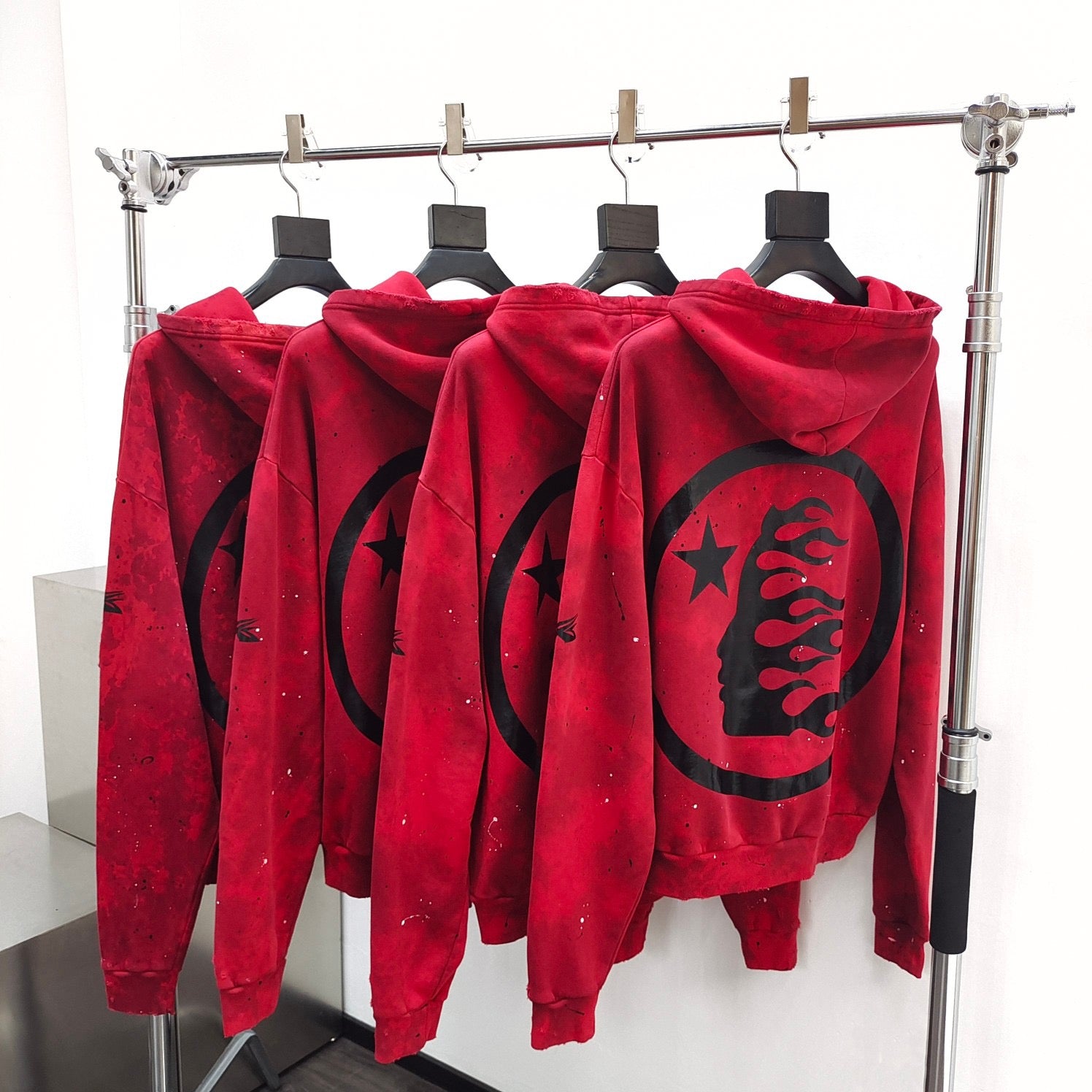 Dunkelroter Hoodie