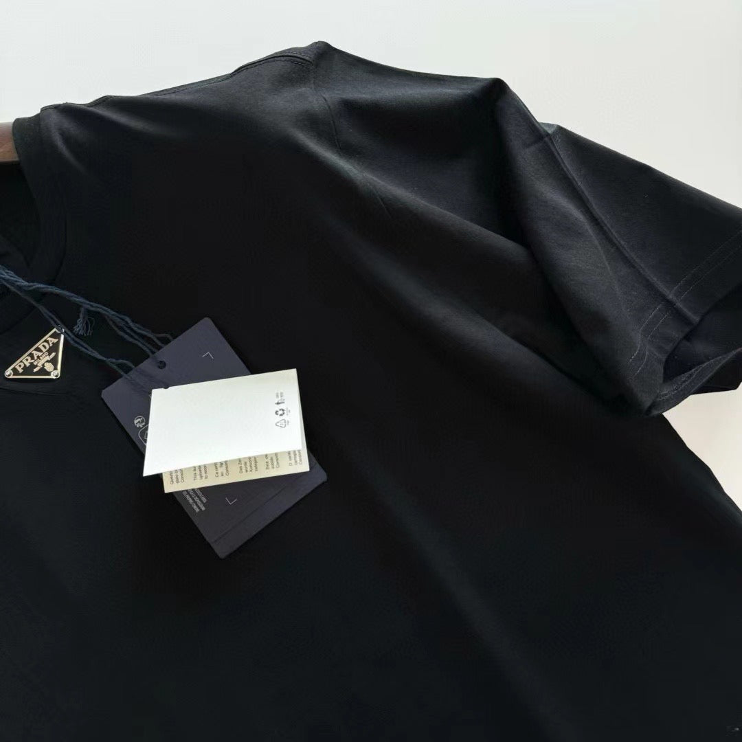 Black and White T-shirt - FashionHype.xyz