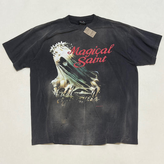 تي شيرت أسود غامق