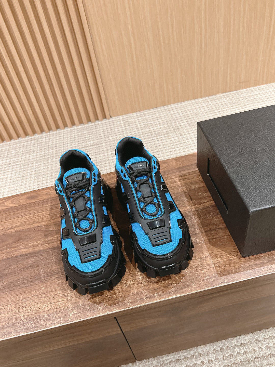 Weiß-Grüne Schuhe