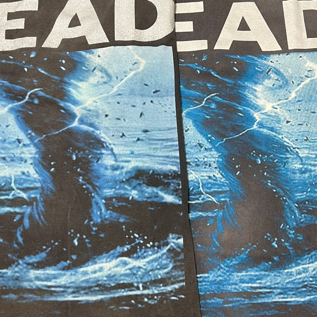 تي شيرت أسود غامق