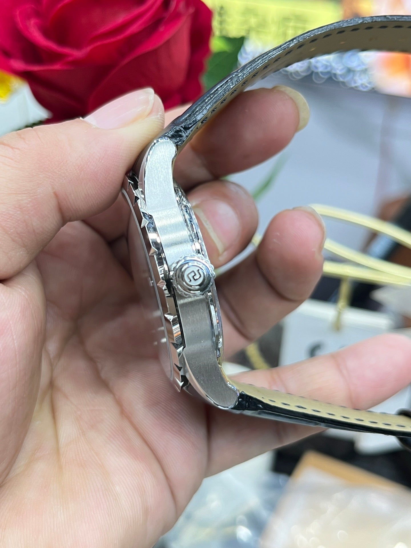 Schwarze Uhr