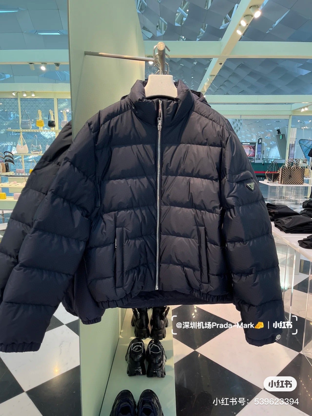 Schwarze Jacke - Größe XL