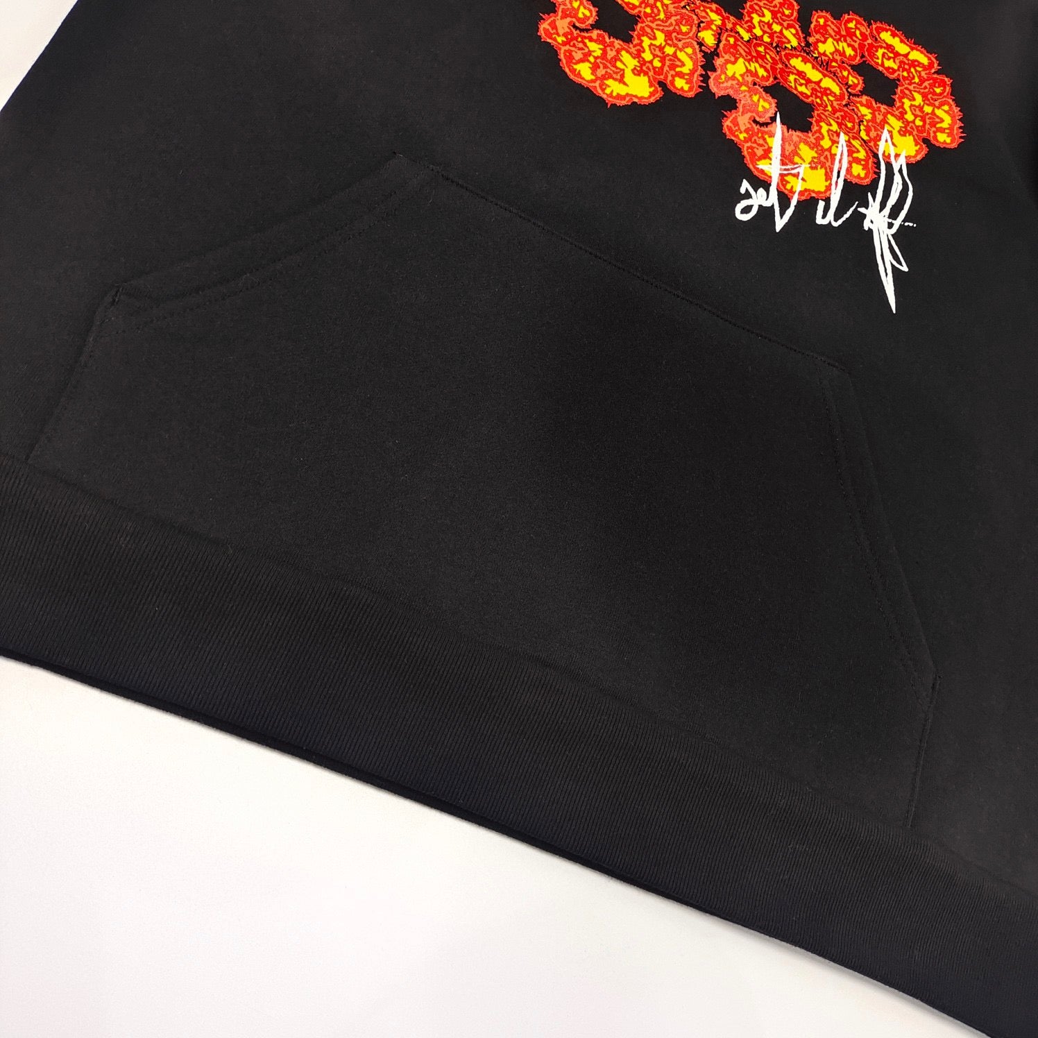 Schwarzer Hoodie