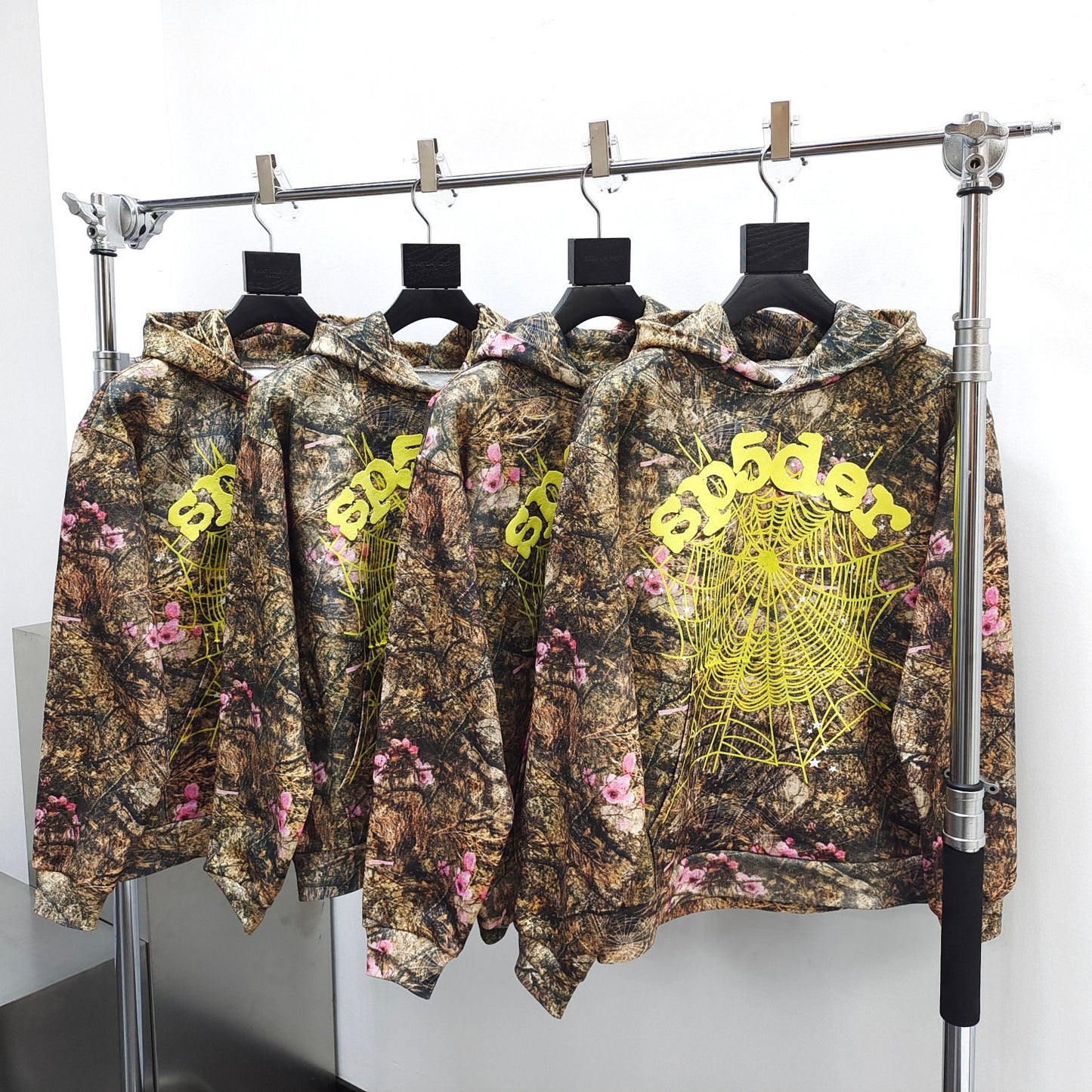 هودي متعدد الألوان