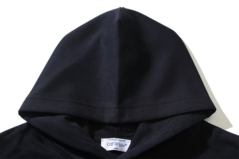Schwarz-weißer Kapuzenpullover