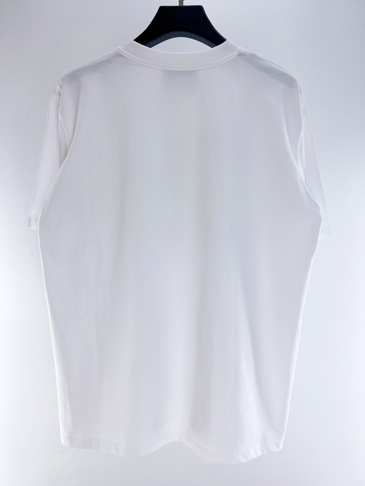 Black and White T-shirt - FashionHype.xyz