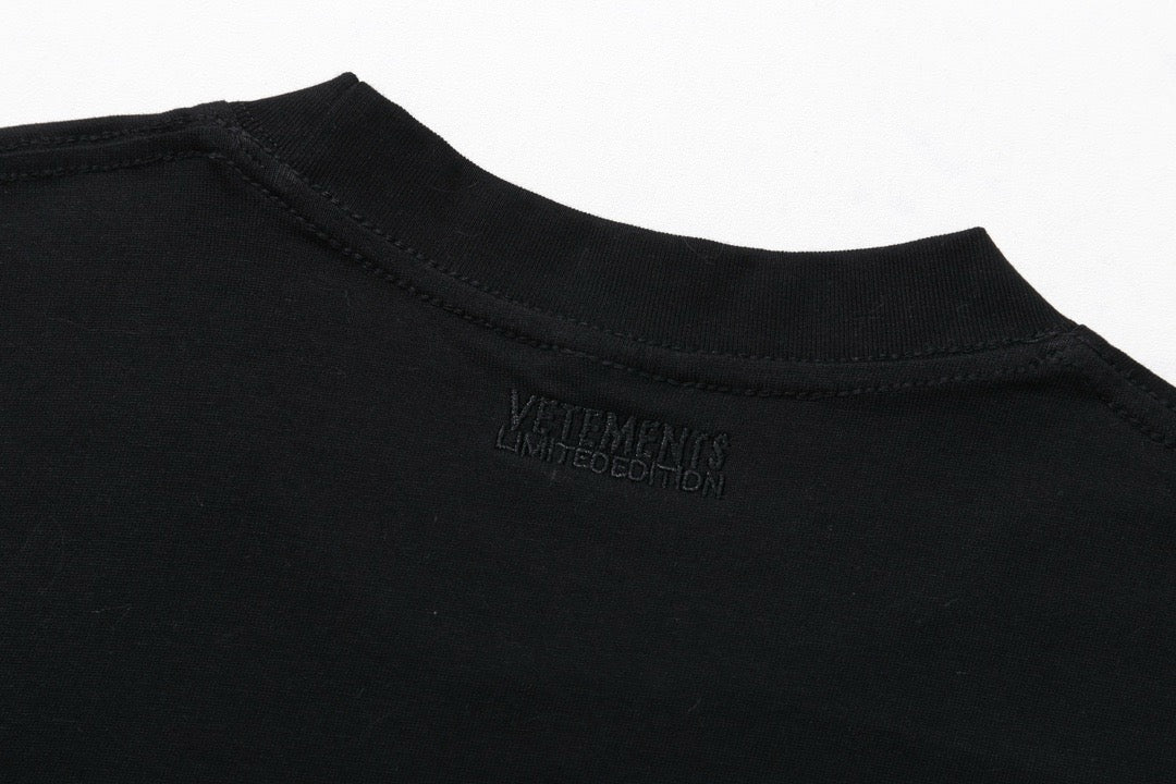 Schwarzes T-Shirt