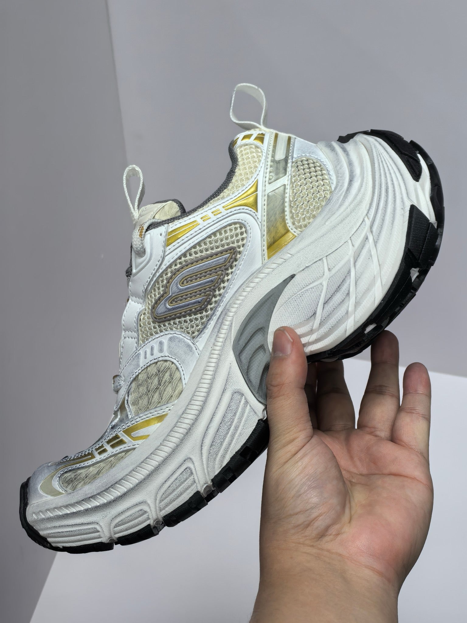Mehrfarbige Schuhe