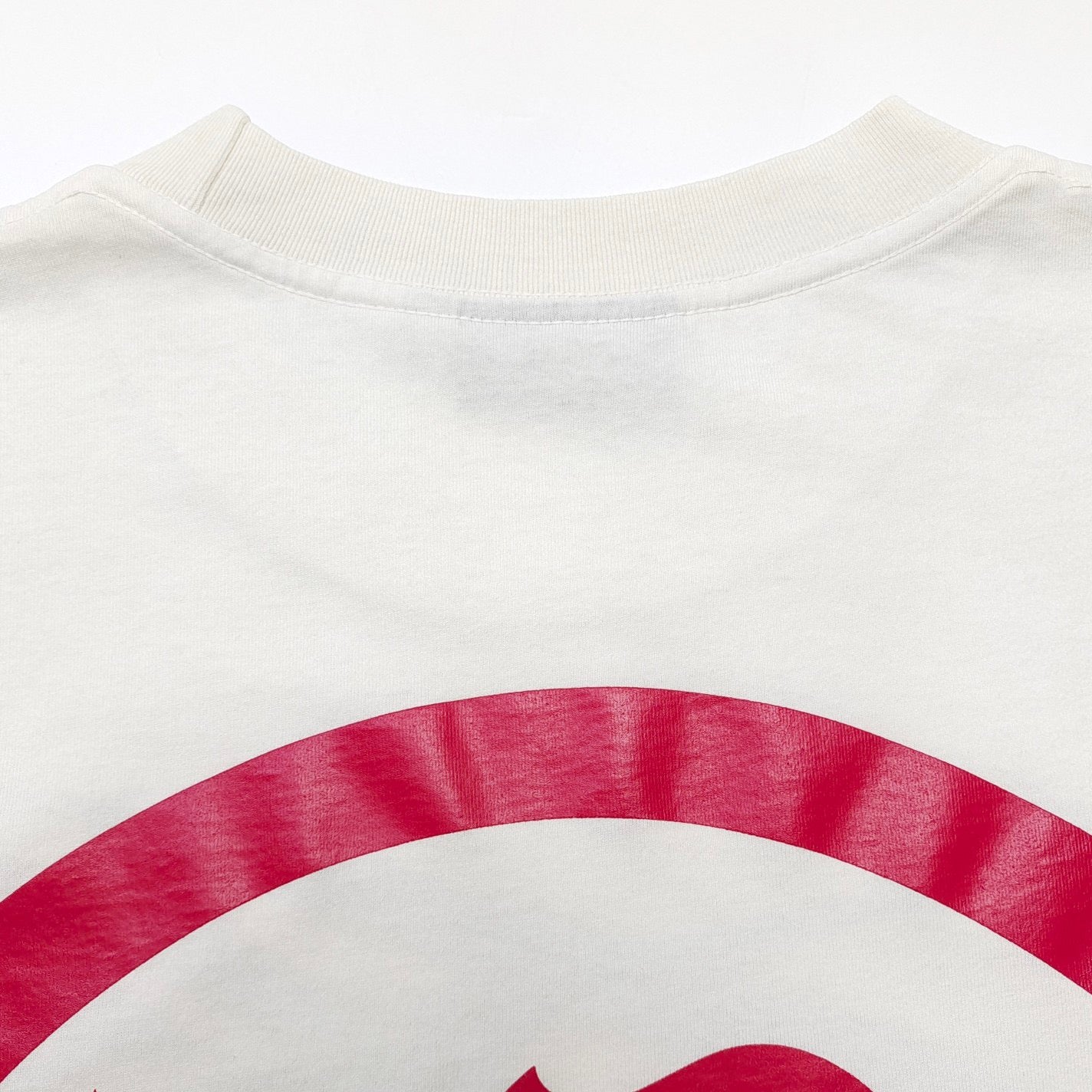 weißes T-Shirt