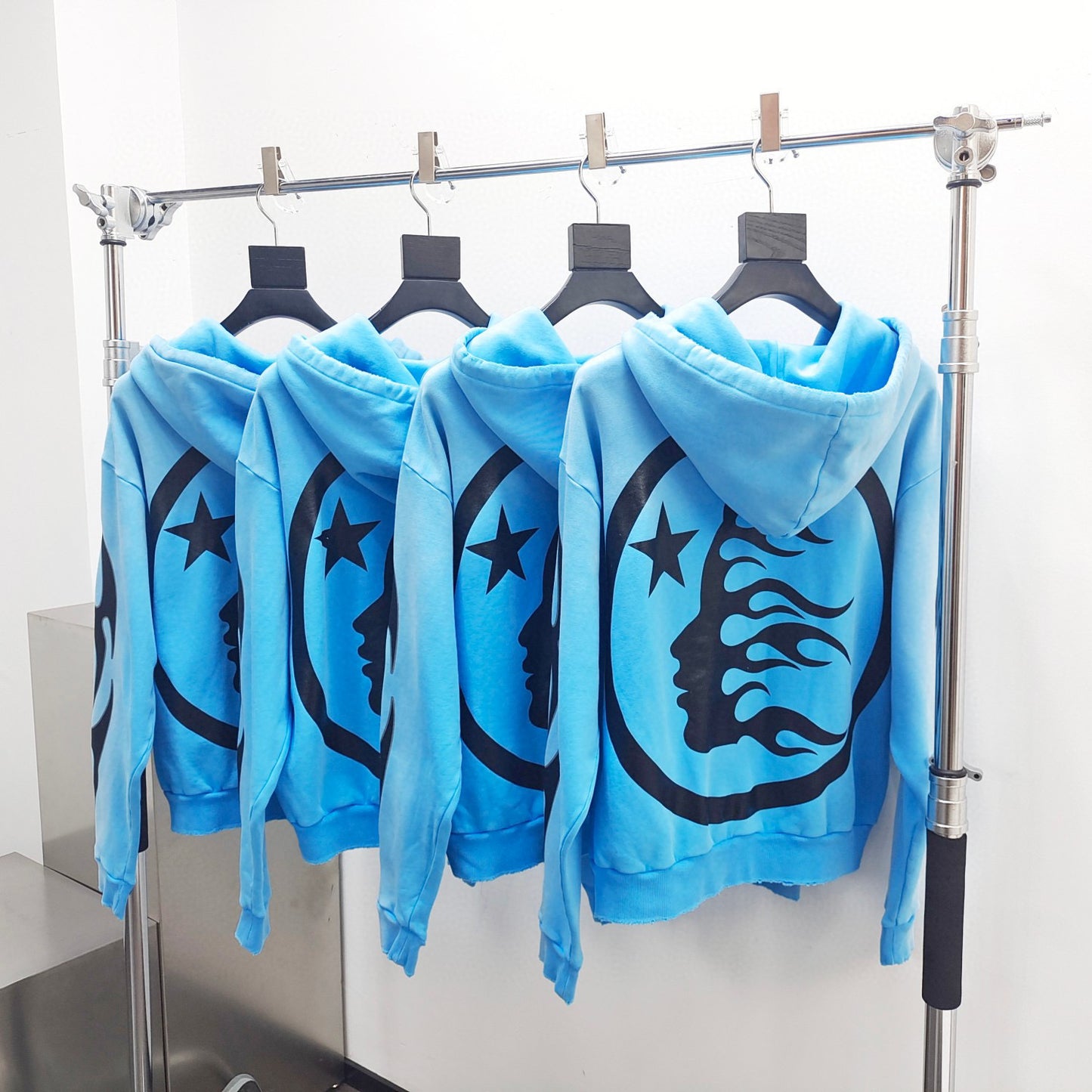 هودي أزرق سماوي